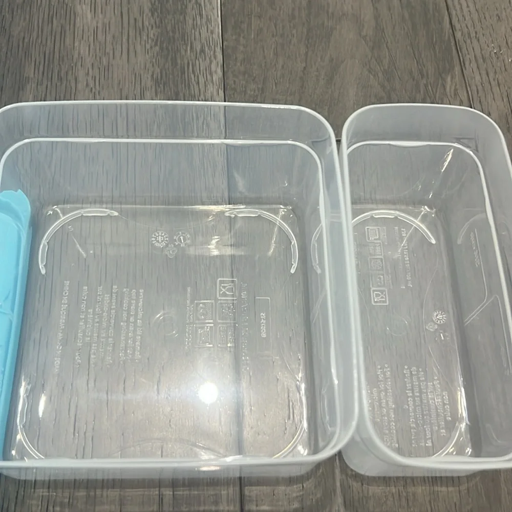 NWOT arctic zone pro bundle 2 Tupperware and matching water bottle